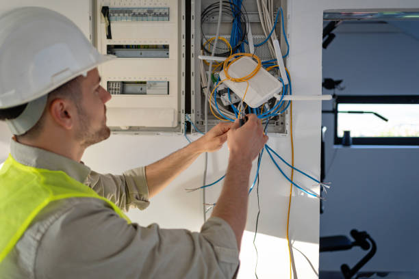 Best Affordable Emergency Electrician  in Lake In The Hls, IL